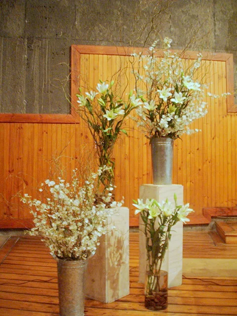 Fotografía de Arreglos florales para altar